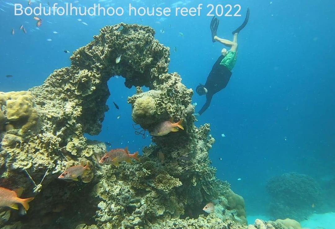 Hotel Surfretreat Bodufolhudhoo Exterior foto
