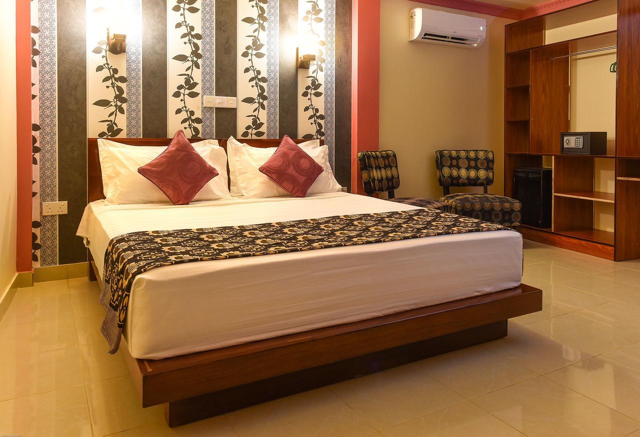 Hotel Surfretreat Bodufolhudhoo Exterior foto